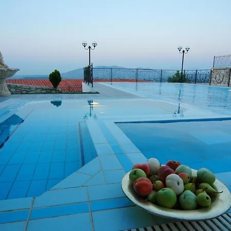 Rafkos Mansion With Private Pool And Amazing View Agios Myronas