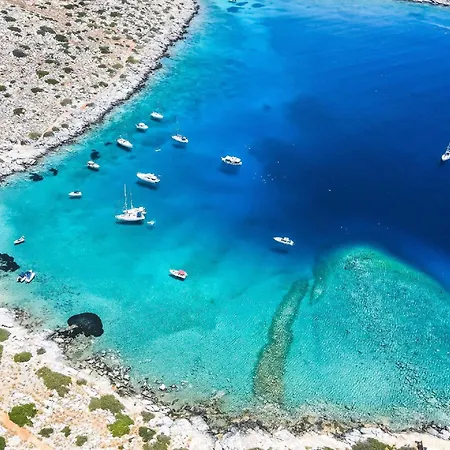 Hotel Rafkos Mansion With Private Pool And Amazing View Agios Myronas